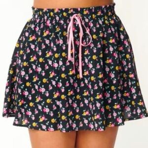 NWT Unique Vintage Black Ditsy Floral Daryl Skort
